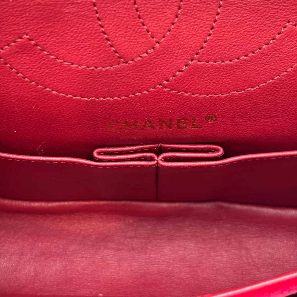 Chanel Red Velvet 2.55 Reissue - Image 5