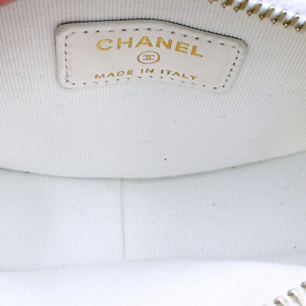 Chanel White Mini Heart Bag - Image 5